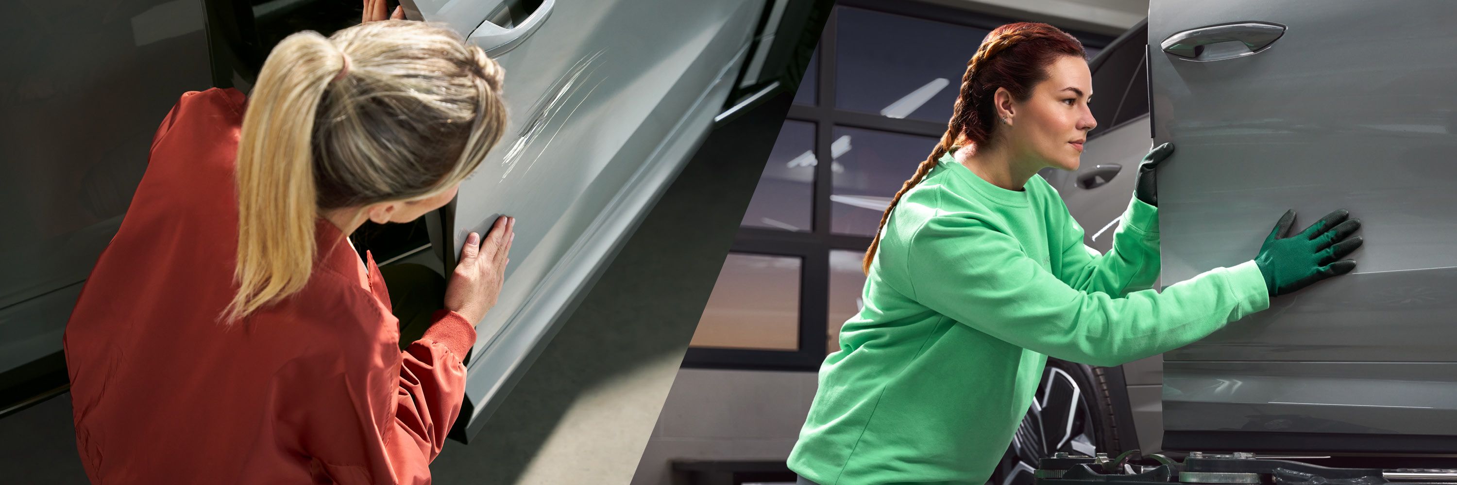 Zwei Škoda Mechanikerinnen sind dabei, die Autotür eines Škoda mit Lackschaden zu reparieren. Eine von ihnen trägt rote Arbeitskleidung und untersucht den Schaden, während die andere Technikerin mit grünen Handschuhen und grüner Arbeitskleidung an der Tür arbeitet.