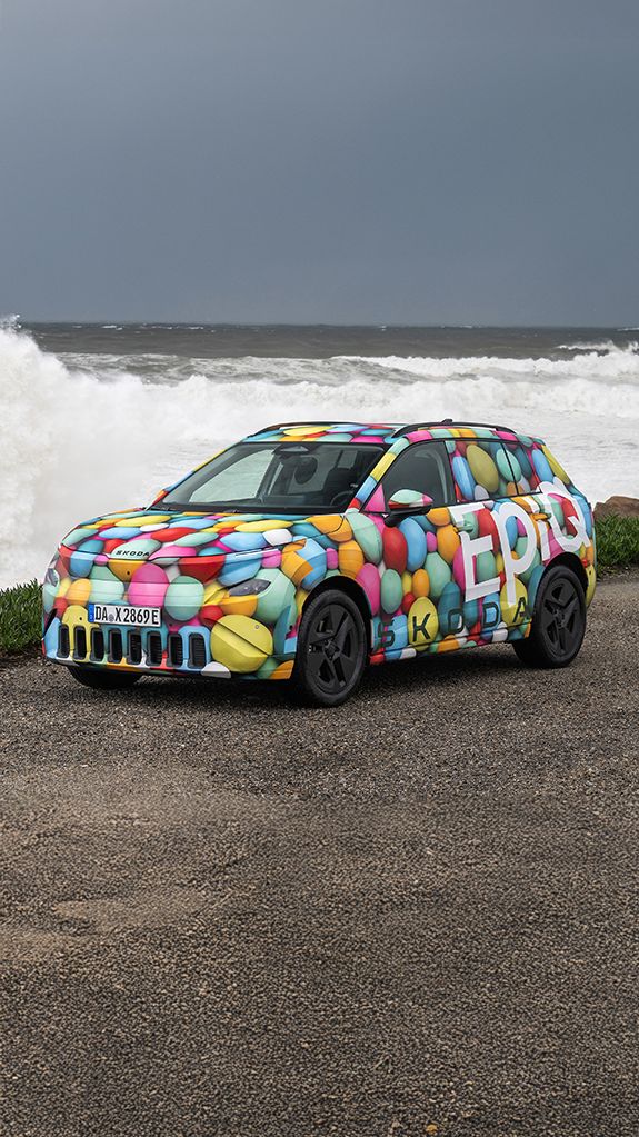 Škoda Epiq in einer bunten Folierung