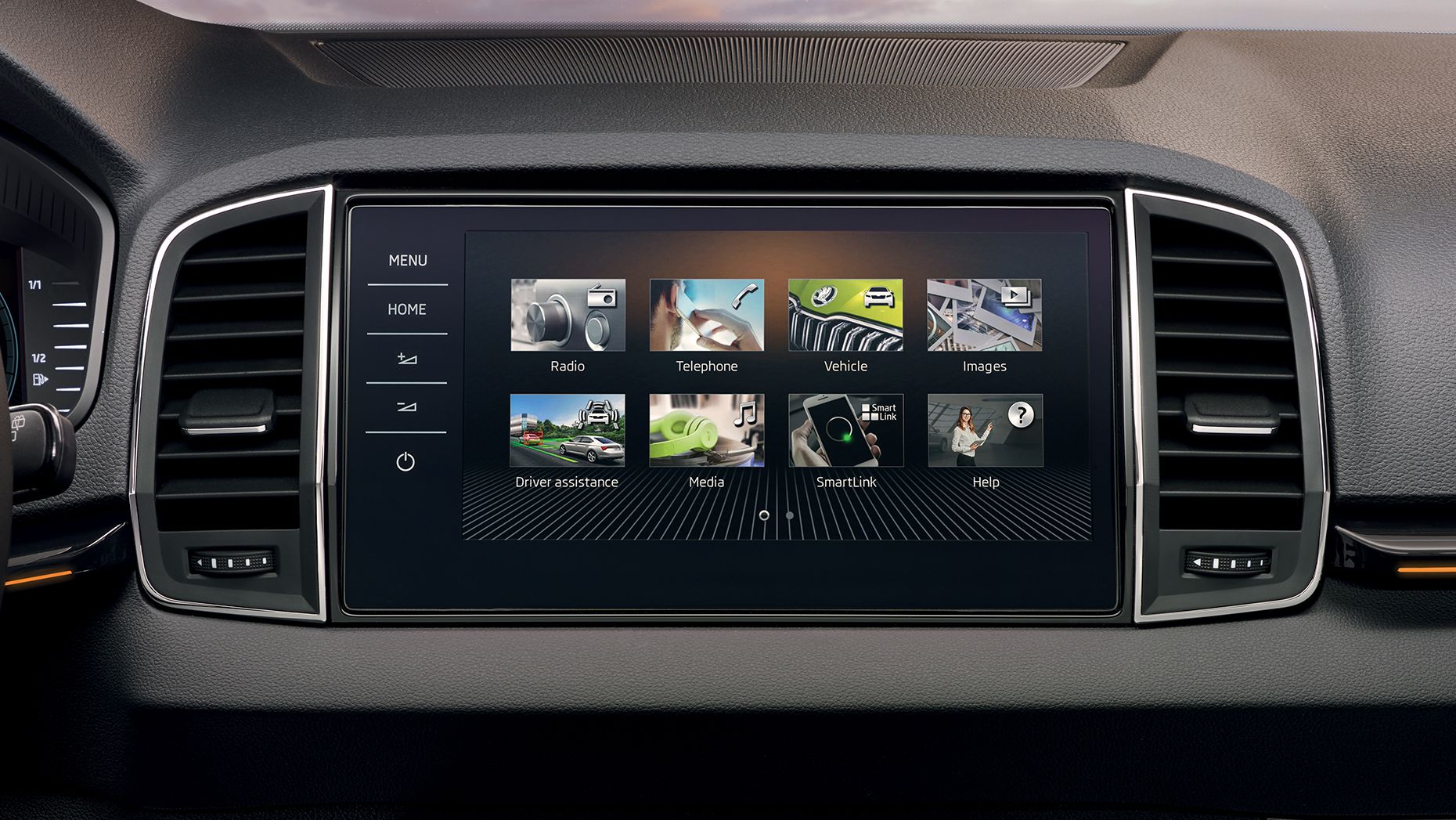 Nahaufnahme des Infotainmentdisplays im Škoda Karoq