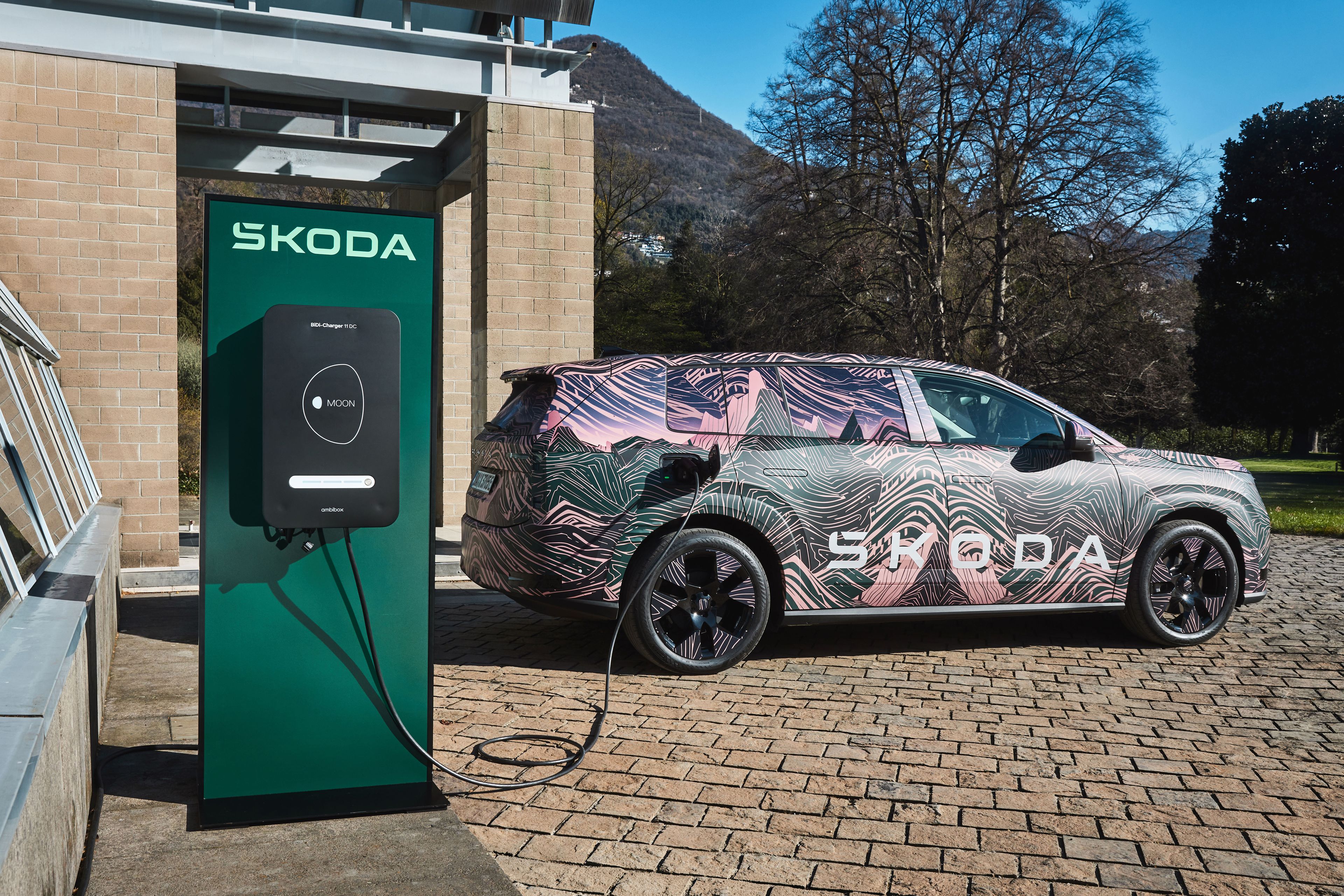 Škoda Peaq an einer Ladesäule